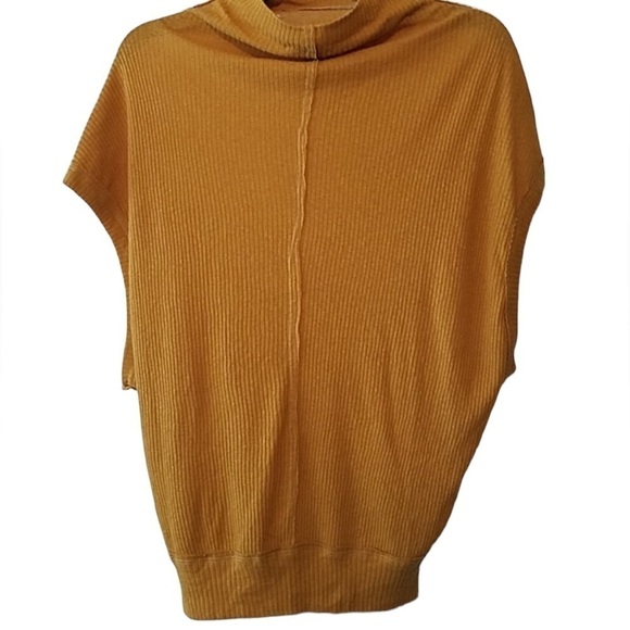 🌸2/$25 NWT Goldenrod Free People Wedge Top Baby Turtleneck Cap Sleeve Ribbed - Picture 2 of 7